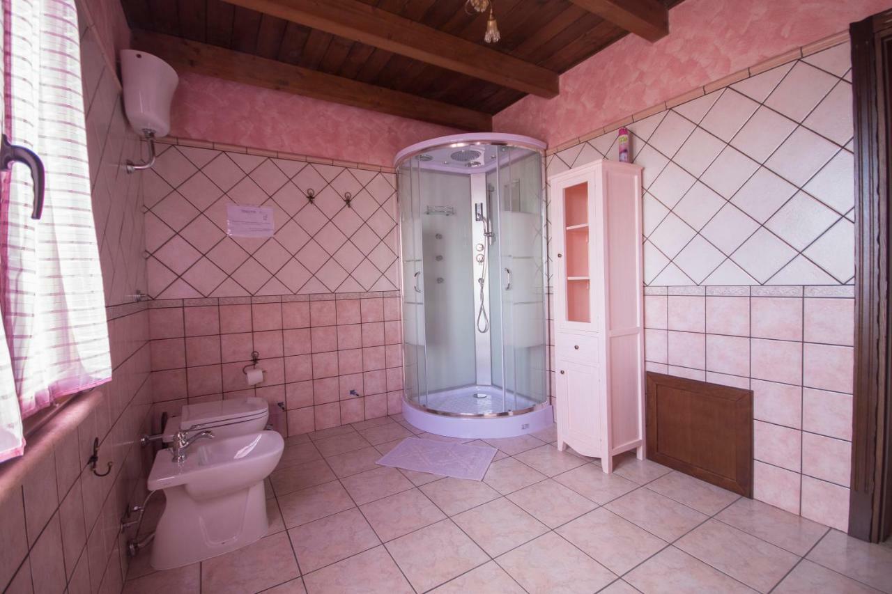 Casa Vacanza Il Mandorlo Domusnovas Exterior photo